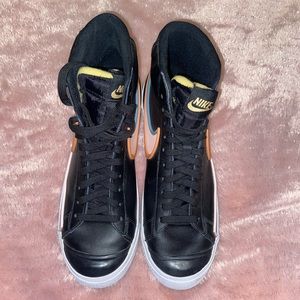 Nike Wmns Blazer Mid ‘77 ‘Infinite Black”